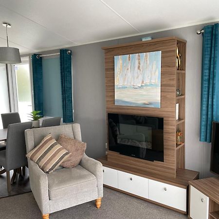 6 Berth Comfy Homely Caravan, Dog Friendly Belton with Browston Kültér fotó
