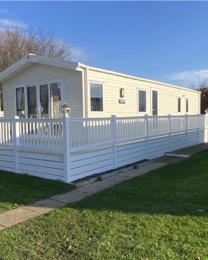 6 Berth Comfy Homely Caravan, Dog Friendly Belton with Browston Kültér fotó