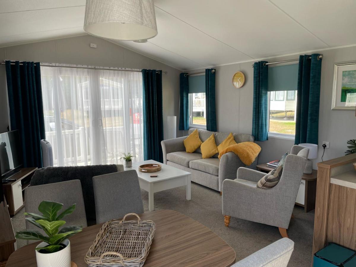 6 Berth Comfy Homely Caravan, Dog Friendly Belton with Browston Kültér fotó